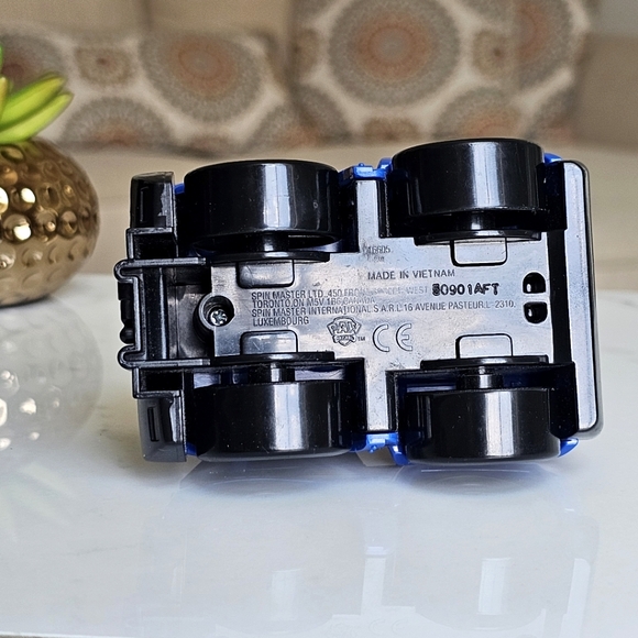 Spin Master Paw Patrol Rescue Racer Chase Dog Police Car Fixed Figure - Picture 4 of 11